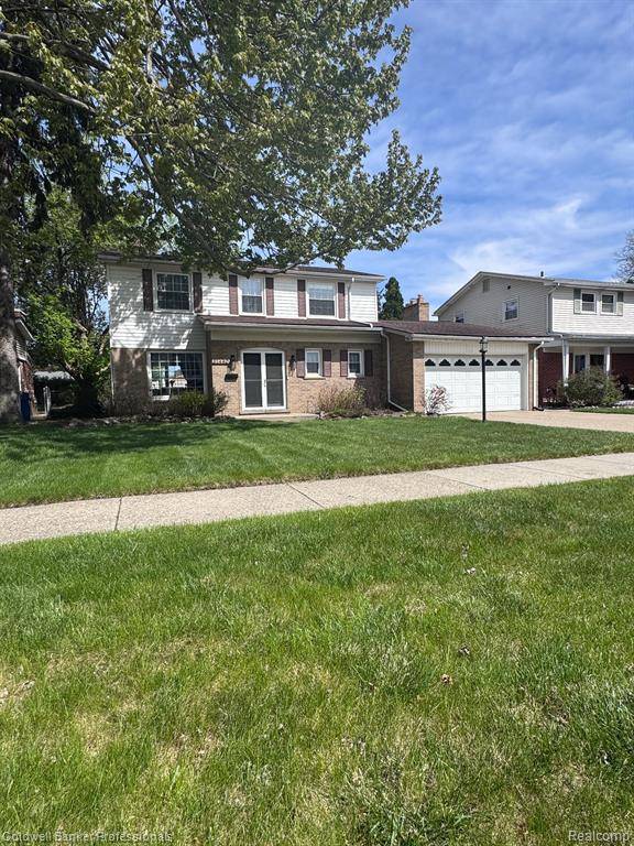 Warren, MI 48093,31440 SARATOGA Avenue