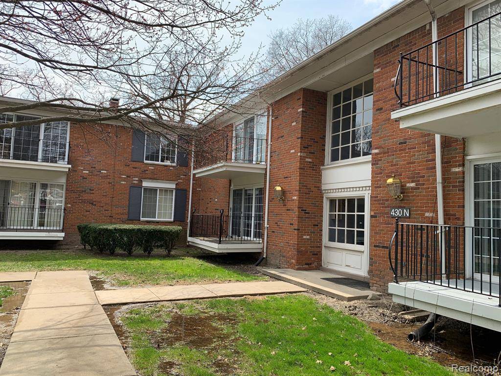 Bloomfield Twp, MI 48304,430 FOX HILLS Drive N A-4