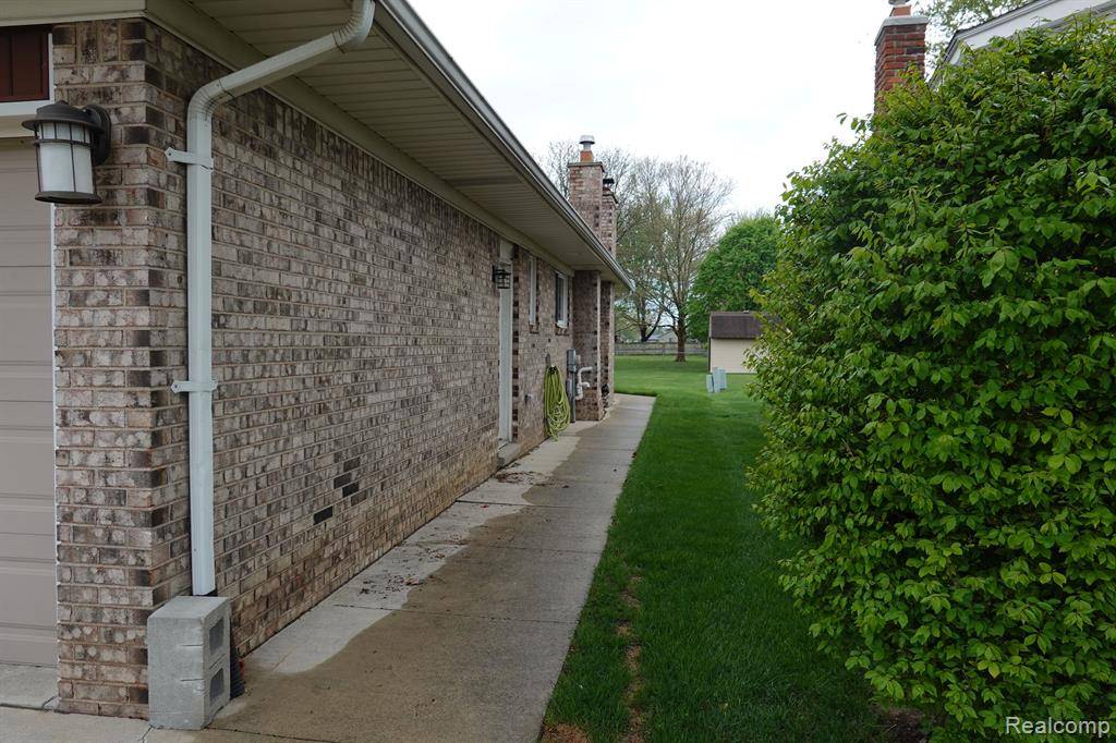 Sterling Heights, MI 48310,2102 DENISE Drive