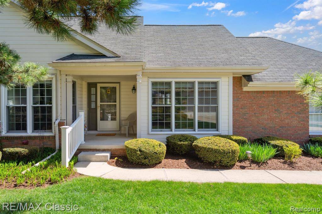 Northville Twp, MI 48168,39508 VILLAGE RUN Drive