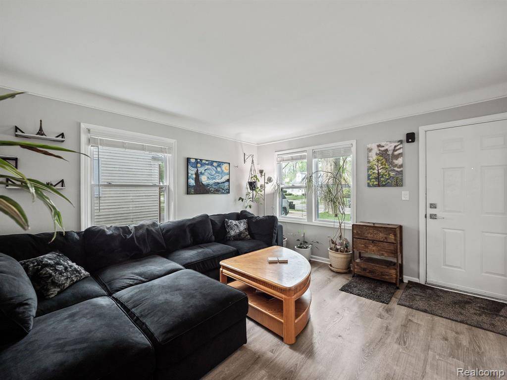 Oak Park, MI 48237,24280 PARKLAWN Street