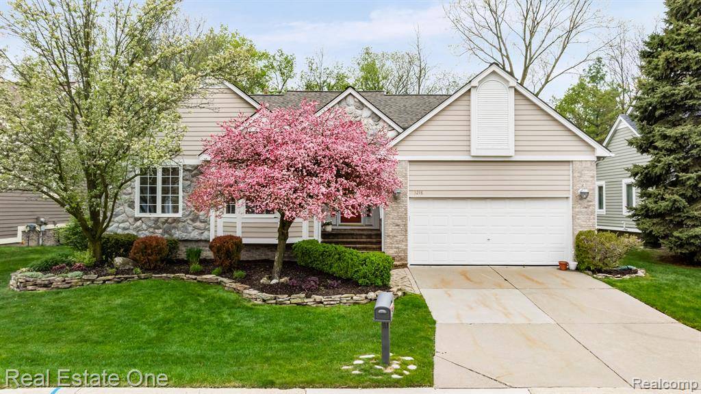 Rochester Hills, MI 48309,3218 TOPVIEW Court