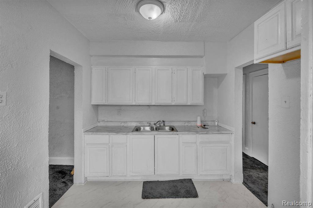 Detroit, MI 48238,13930 TULLER Street