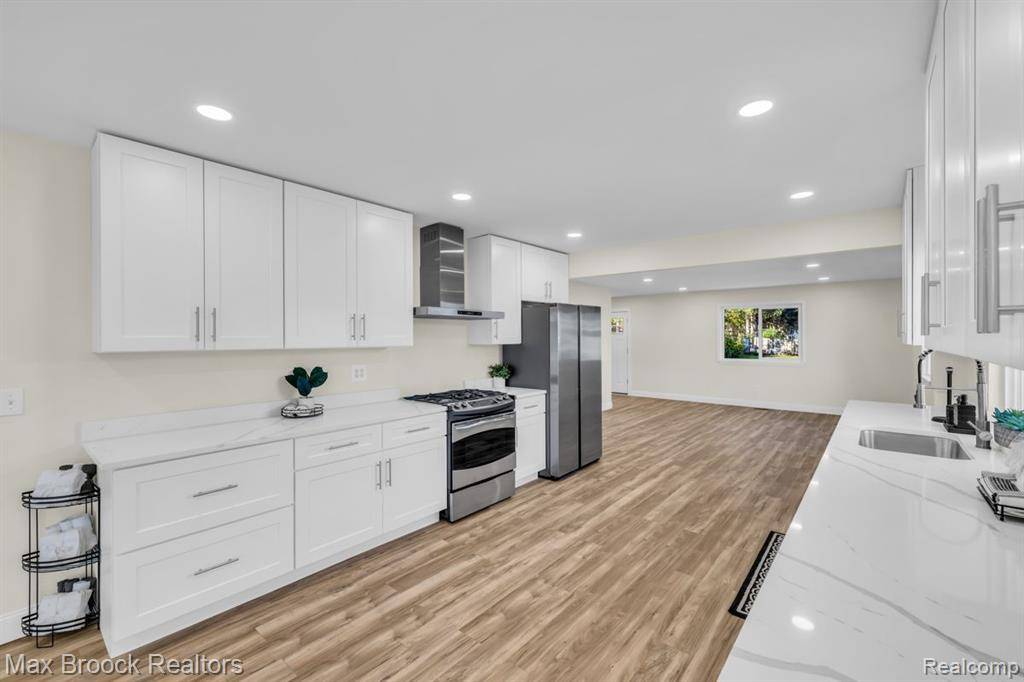 Sterling Heights, MI 48310,37451 CARPATHIA Boulevard