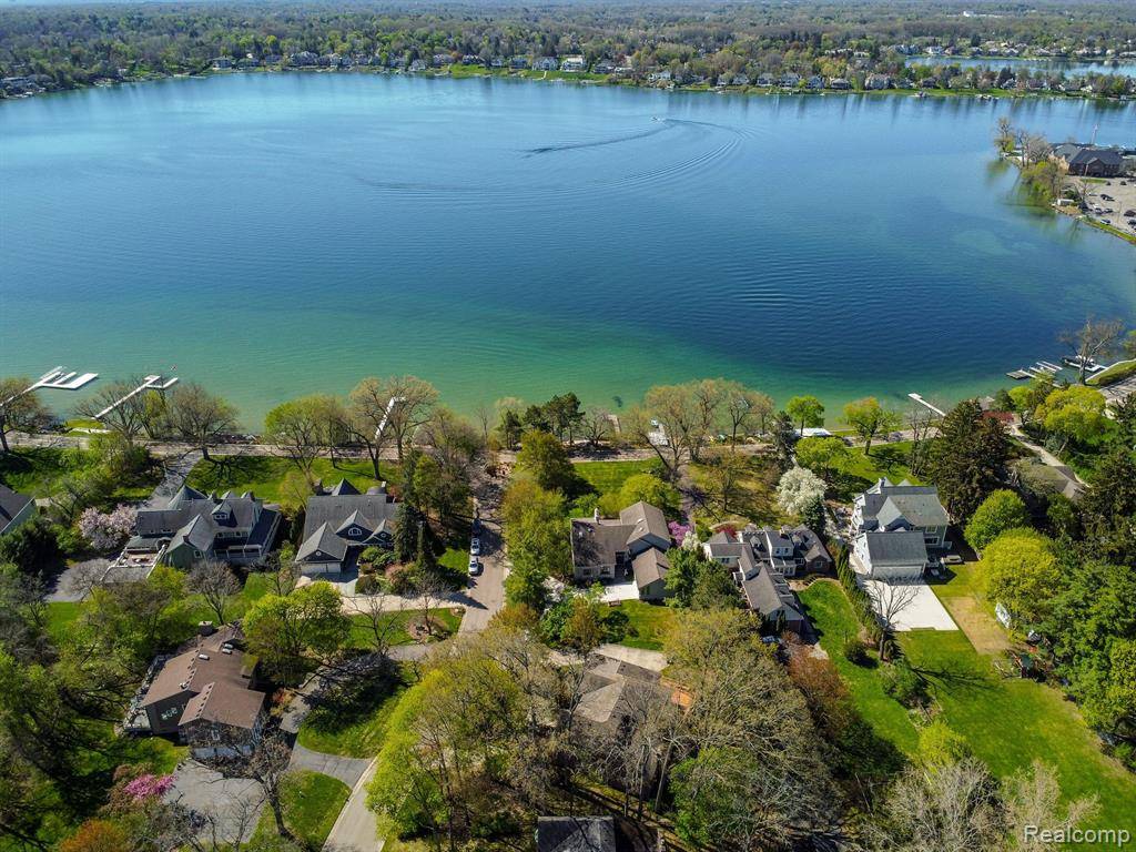 West Bloomfield Twp, MI 48324,2900 LAKEWOODS