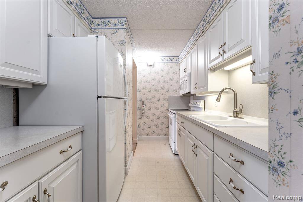 Dearborn, MI 48124,21800 MORLEY Avenue 619