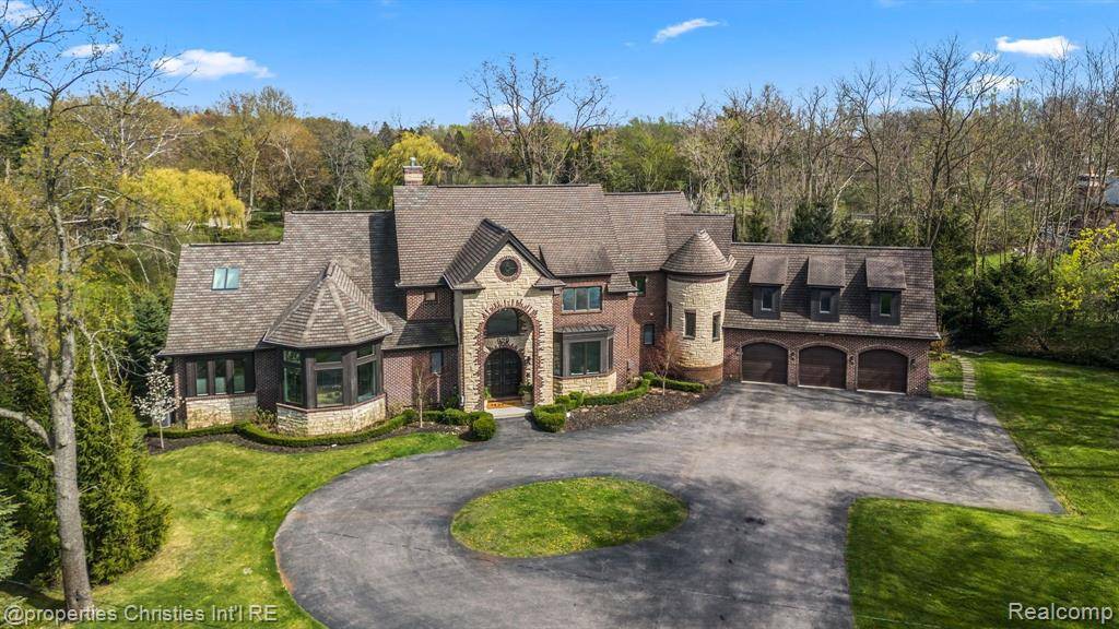 Bloomfield Twp, MI 48304,920 SOUTHDOWN Road