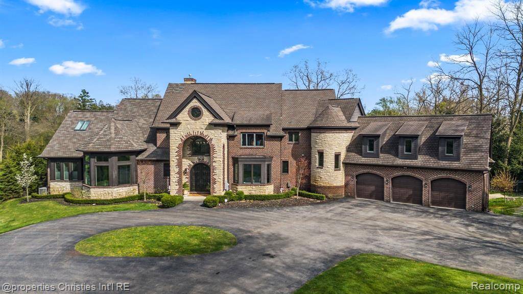 Bloomfield Twp, MI 48304,920 SOUTHDOWN Road