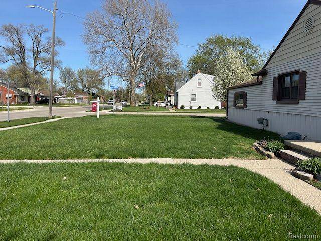 St. Clair Shores, MI 48081,19852 Martin Road
