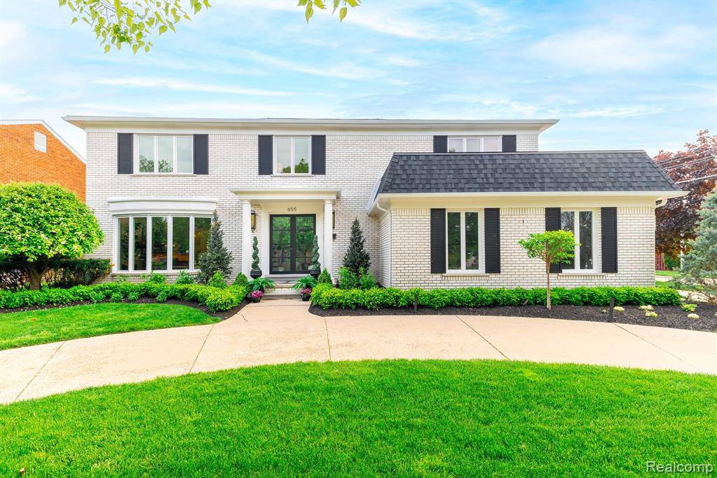 Grosse Pointe Woods, MI 48236,655 CANTERBURY Road