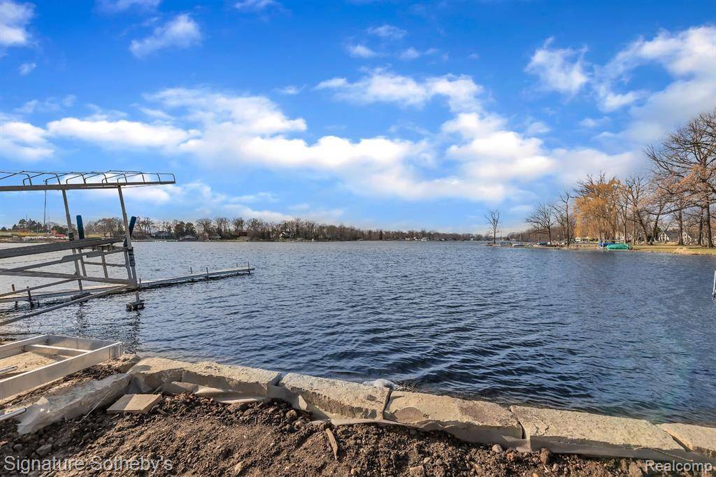 Genoa Twp, MI 48114,1717 S HUGHES Road