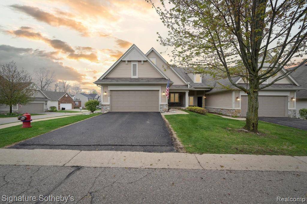 White Lake Twp, MI 48386,8222 SEQUOIA Lane