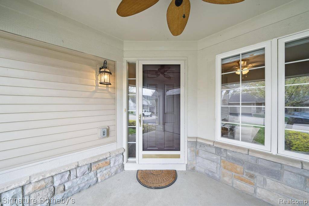 White Lake Twp, MI 48386,8222 SEQUOIA Lane