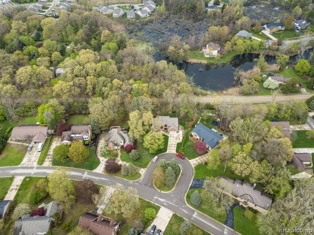 Orion Twp, MI 48362,169 WATERVIEW Drive
