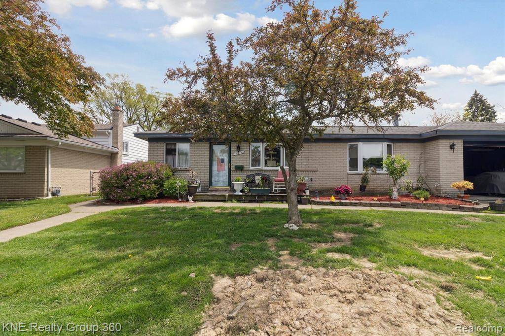 Dearborn Heights, MI 48127,6074 NIGHTINGALE Street