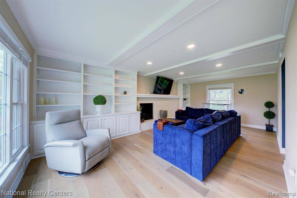 Bloomfield Twp, MI 48301,3203 E BRADFORD Drive