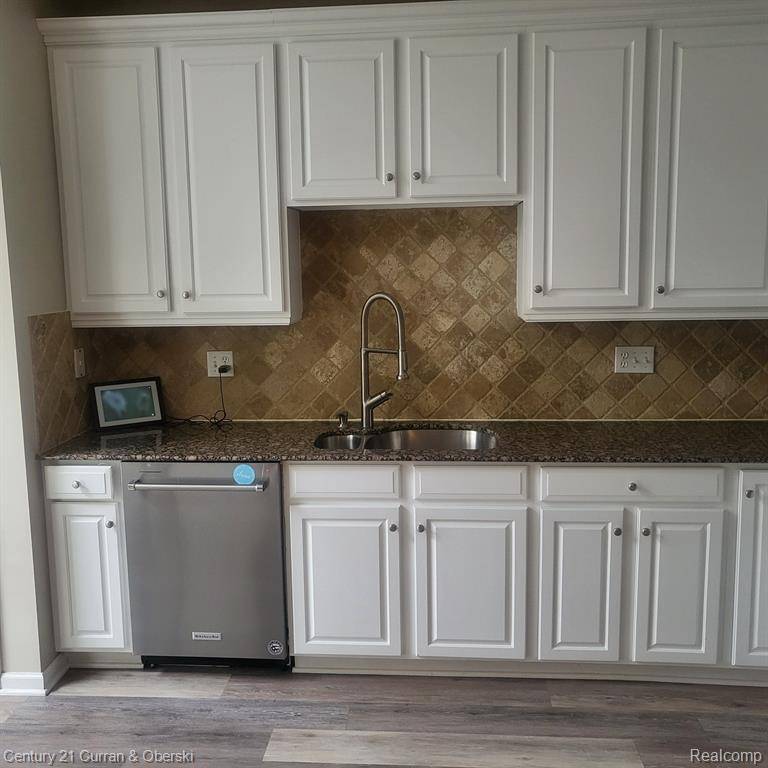 Novi, MI 48374,49945 STREAMWOOD Drive UNIT #74