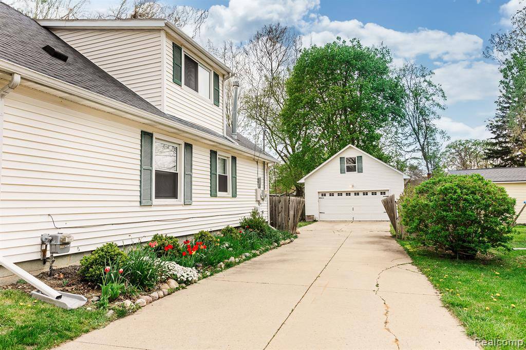 Swartz Creek, MI 48473,5037 1ST Street