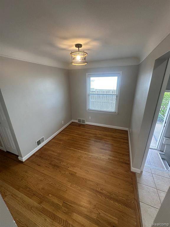 Royal Oak, MI 48073,3602 RAVENA Avenue