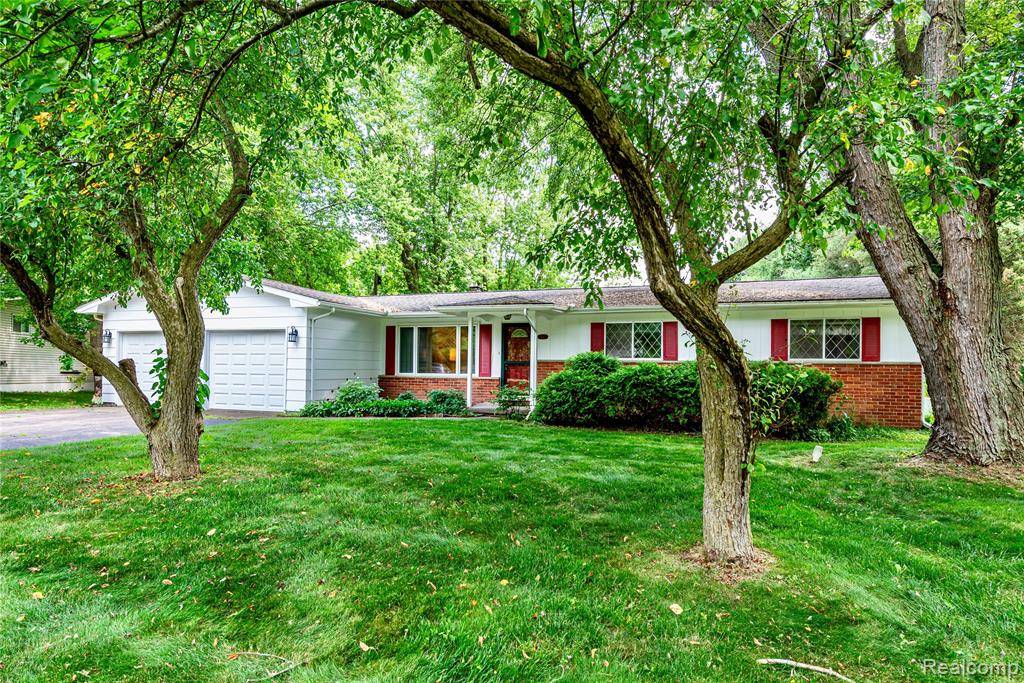 Pinckney Vlg, MI 48169,174 KNOLLWOOD Drive