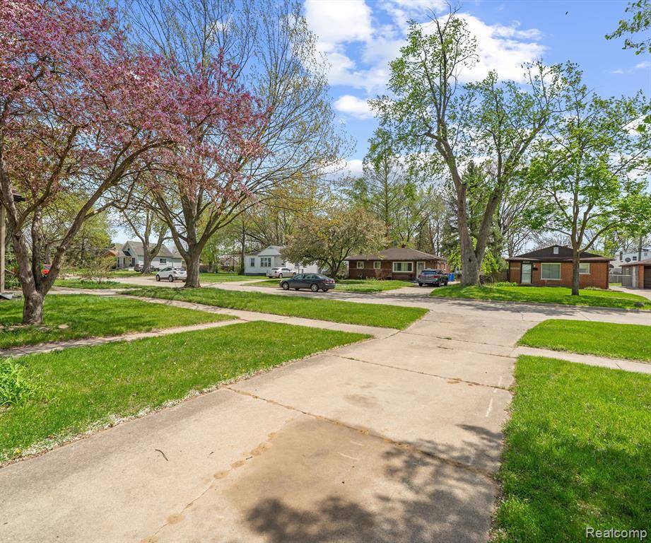 Dearborn Heights, MI 48125,25500 YALE Street