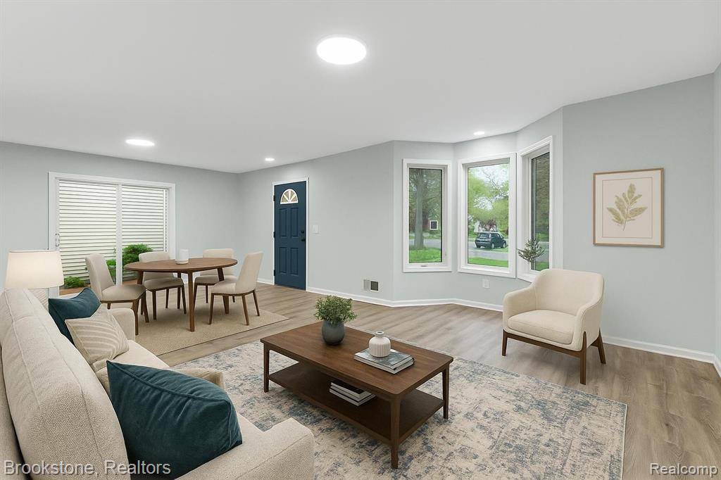 Oak Park, MI 48237,8228 OAK PARK Boulevard