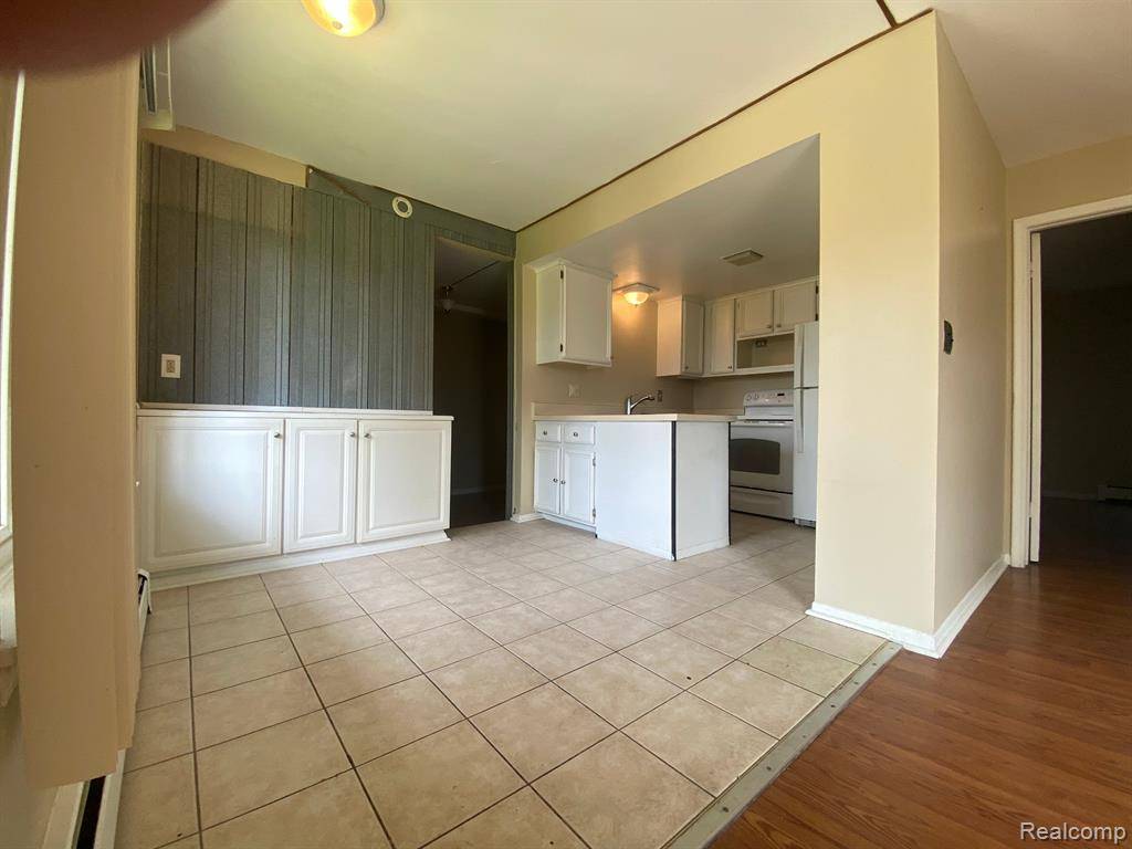 South Lyon, MI 48178,61661 11 Mile Road 4