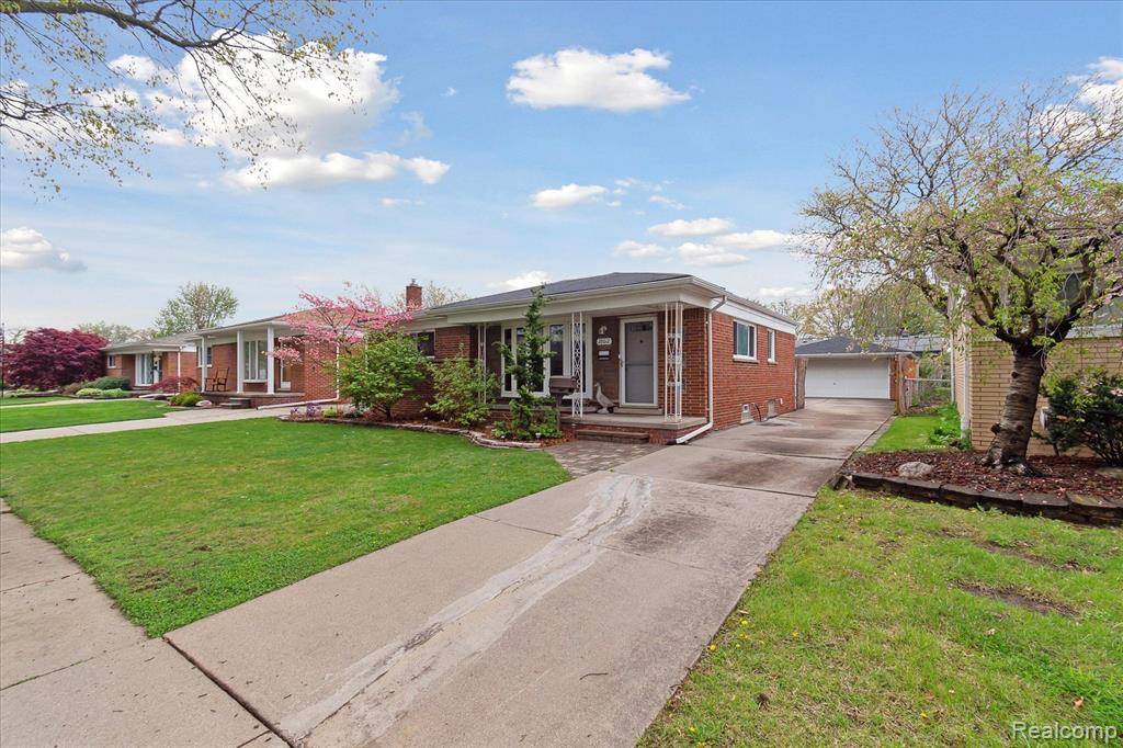 St. Clair Shores, MI 48081,28612 ROCKWOOD Street