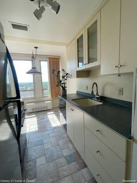 Dearborn, MI 48124,22700 GARRISON Street 1103