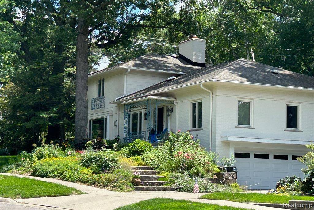 Huntington Woods, MI 48070,8775 LINCOLN Drive