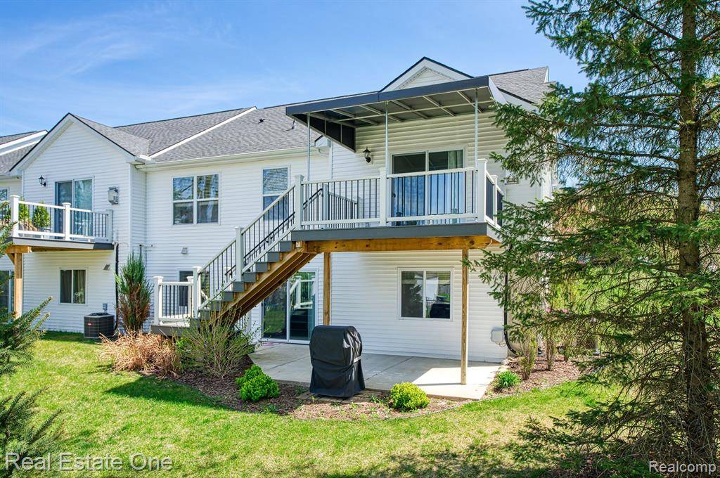 Howell, MI 48843,820 NELSONS RIDGE Drive
