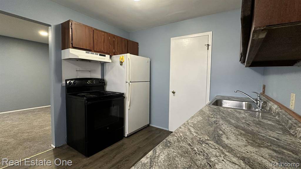 Walled Lake, MI 48390,154 LADD Road