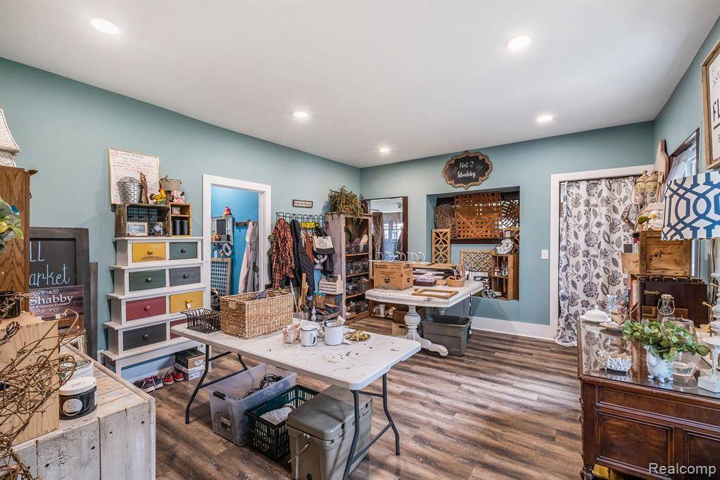 Grand Blanc Twp, MI 48507,2040 E MAPLE Avenue