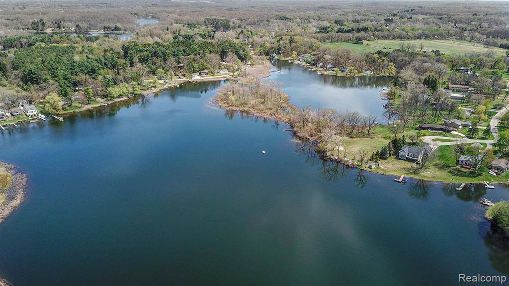 Holly Twp, MI 48442,1360 GLEN OAKS Road