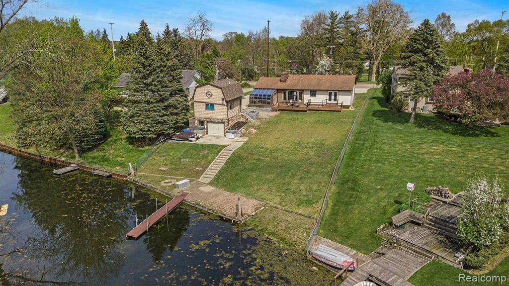 Fenton Twp, MI 48430,13386 N FENTON Road