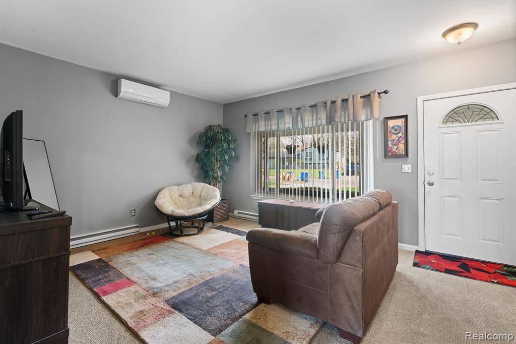 Waterford Twp, MI 48329,5874 THORNABY Drive
