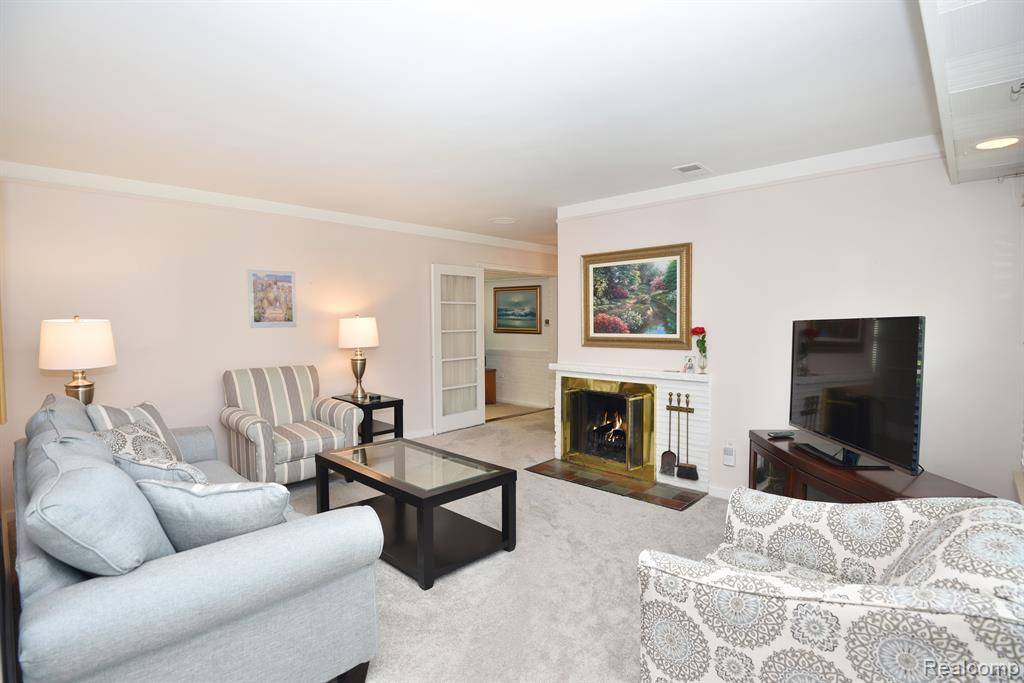 Beverly Hills Vlg, MI 48025,31220 SHERIDAN Drive