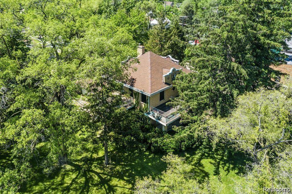 Warren, MI 48089,21855 SCHOENHERR Road