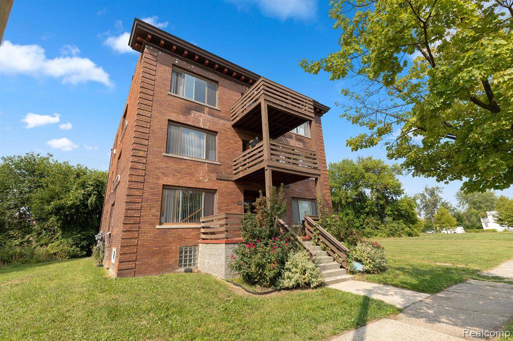 Detroit, MI 48202,109 LEICESTER Court