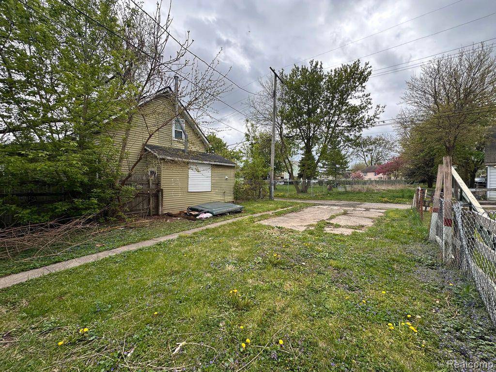 Ecorse, MI 48229,37 RUTH Street