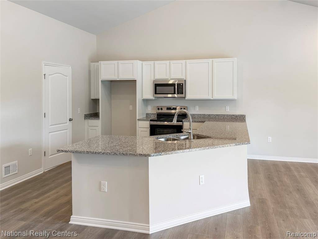 Lapeer, MI 48446,305 Devonshire Drive 3
