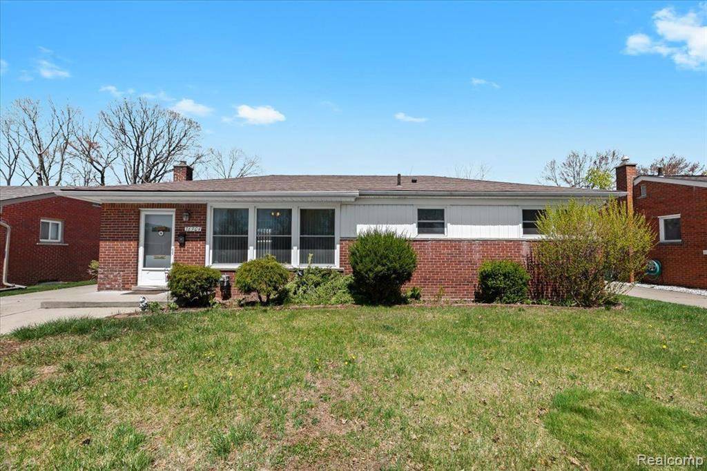 Wayne, MI 48184,36904 PINEWOOD Road