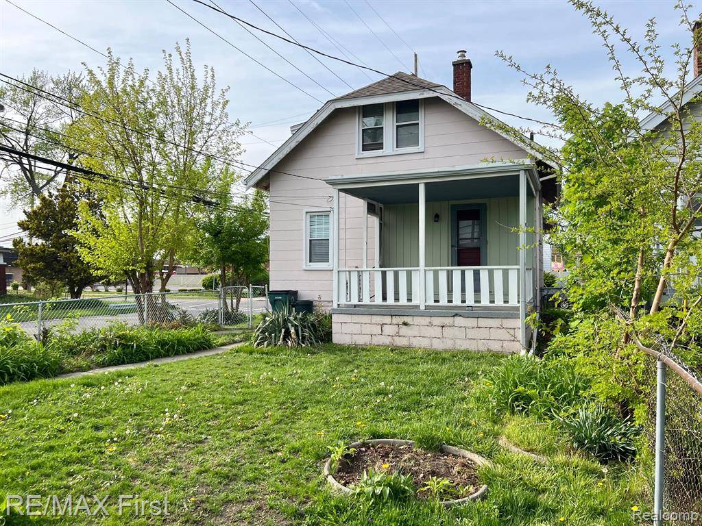 Ferndale, MI 48220,1106 E TROY Street
