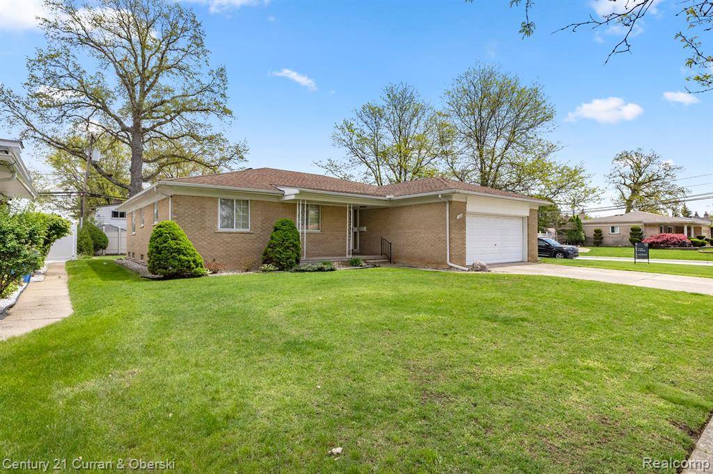 Dearborn Heights, MI 48127,716 N CHARLESWORTH Street