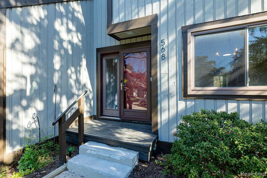 Brighton, MI 48116,568 FOXBORO Square 59