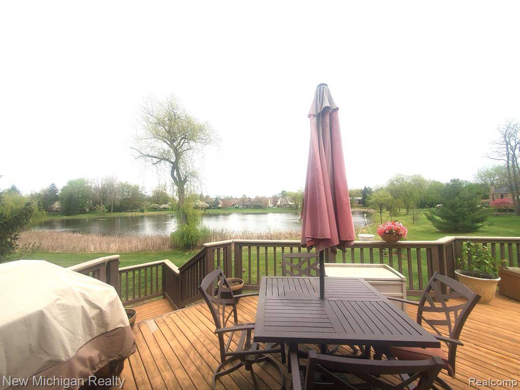 Farmington Hills, MI 48331,29580 KENLOCH Drive