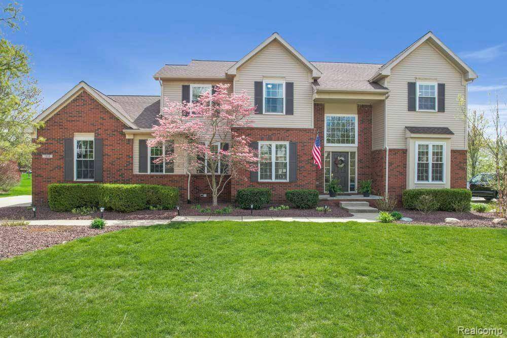 South Lyon, MI 48178,1352 DRURY Lane