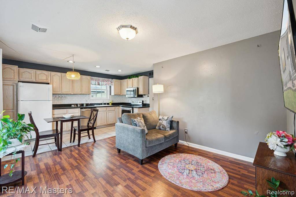 Wyandotte, MI 48192,1036 ELECTRIC Street