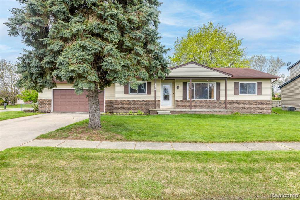 Capac Vlg, MI 48014,516 WILLIAM G Drive