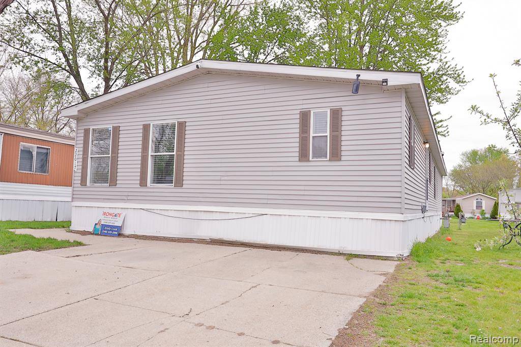 Huron Twp, MI 48174,22017 Letour St